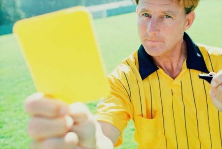 Жёлтая карточка за мову: скандал на футбольном поле
