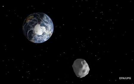 Астероид размером со стадион приближается к Земле