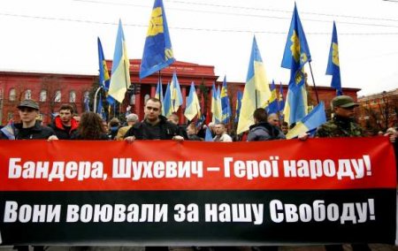 «Не быкуйте!» — украинцы «накинулись» на посольство Израиля из-за стадиона имени Шухевича