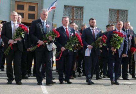 Глава ДНР прибыл в Крым для участия в торжествах воссоединения с Россией (ФОТО)