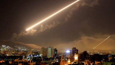 СРОЧНО: Враг нанёс удар по Сирии, силы ПВО отражают атаку (+ВИДЕО)