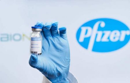 Украина купит у Pfizer десять миллионов доз вакцины, — Зеленский