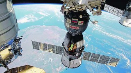Долетели за 3 часа: «Союз» доставил российско-американский экипаж на МКС (ВИДЕО)