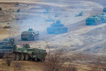 Франция призывает Россию объяснить передвижения войск
