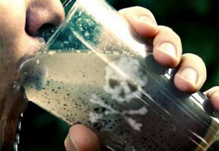 Выпьет ли японский министр воду с «Фукусимы»? Скандал со сбросом воды в океан не утихает