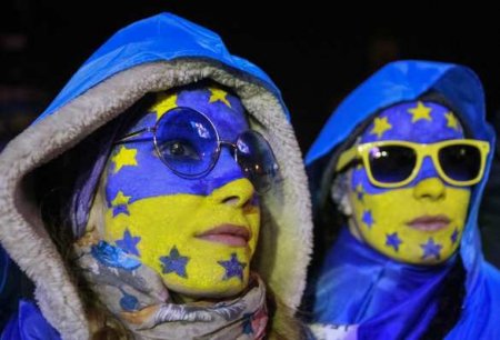 «Европа — это мы!»: Шмыгаль поздравил украинцев с чужим праздником (ВИДЕО)