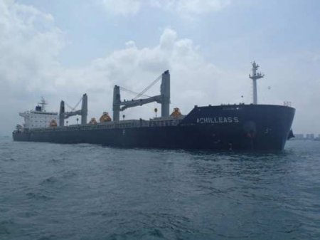 Пиратство на госуровне: США продали 2 млн баррелей нефти с задержанного танкера
