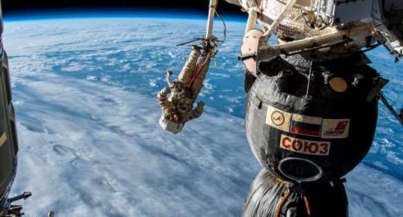 Российские космонавты вышли в открытый космос на целый день: ПРЯМАЯ ТРАНСЛЯЦИЯ