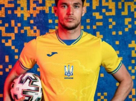«Сделать футбольными символами Украины»: Киев нагнетает истерию по поводу скандальной формы сборной