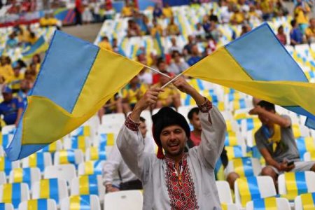 Стало известно, что станет со скандальной футбольной формой Украины