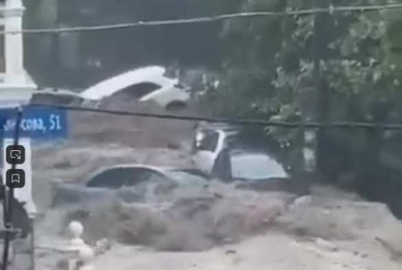 Начата эвакуация жителей: вслед за Керчью затопило Ялту (+ВИДЕО)
