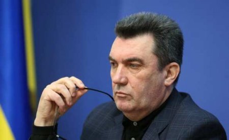 Глава СНБО Украины призывает вести переговоры по российским паспортам на Донбассе