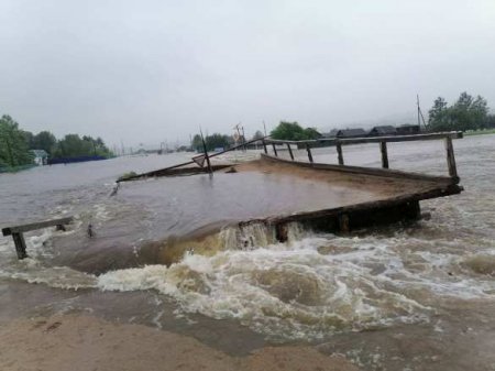 Разрушенные мосты, эвакуация и миллионы ущерба: Забайкалье тонет три недели (ВИДЕО)