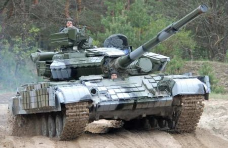 На Донбасс прибыла крупная танковая группировка врага (ФОТО, ВИДЕО)