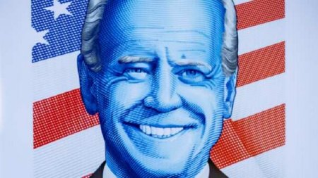 Жуткий Джо: кадры со странным поведением американского президента взрывают Сеть (ВИДЕО)