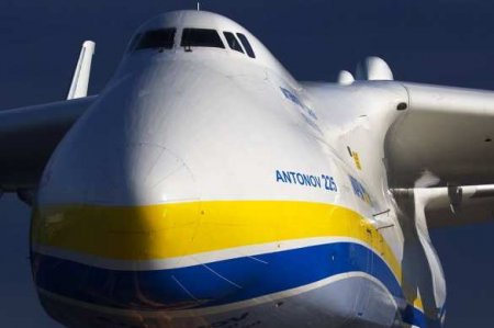 «Это были русские!» — украинский самолёт снёс забор британской авиабазы (ФОТО, ВИДЕО)