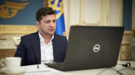Неожиданно: Зеленского призывают отказаться от названия страны Украиной