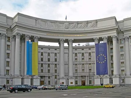 Решение по участию жителей ЛДНР в выборах в Госдуму вызвало истерику Киева