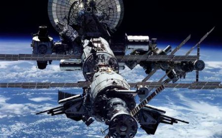 Не поверил в стыковку: в «Роскосмосе» рассказали о причинах нештатного включения двигателей модуля «Наука»