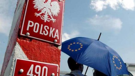 «Ситуация абсолютно неприемлема»: глава МВД Польши о произошедшем на границе с Белоруссией