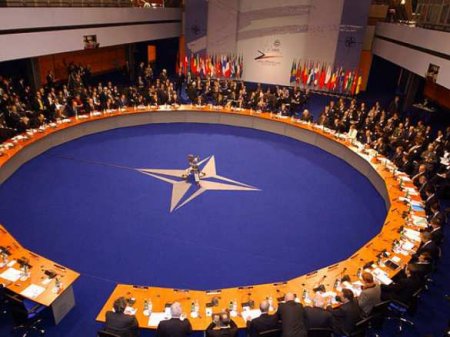 «Невероятный сценарий»: В США заговорили о резком откате НАТО на Запад