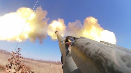 Море огня: как российские артиллеристы уничтожают подразделения противника (ВИДЕО)
