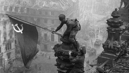 Шокирующий опрос: США и Европа уже отобрали у СССР победу над Гитлером
