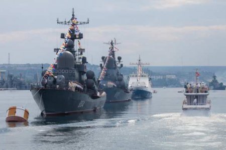Более 30 кораблей Черноморского флота вышли в море у берегов Крыма