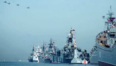 Кадры захода эскадры российского флота в Азовское море (ФОТО)