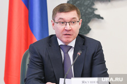 Якушев потребовал перестроить экономику УрФО из-за санкций