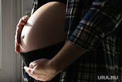 В Пермском крае мужчина 4 месяца истязал беременную девушку