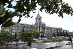 Мэрию Екатеринбурга обвинили в сексизме из-за детской площадки