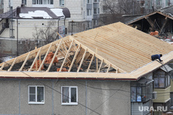 В Тюмени после ремонта крыши затопило дом. Видео