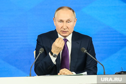Путин поручил правительству разобраться с российским автопромом