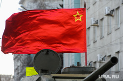 На здании администрации Лисичанска установили знамя Победы. Город полностью перешел под контроль ЛНР