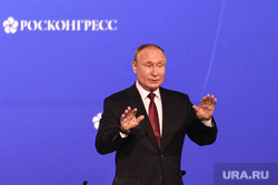 Путин увеличил число вице-премьеров. Новым замом Мишустина стал Мантуров