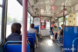 Челябинский троллейбус бесплатно катает пассажиров. Фото