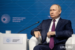 Politika: Путин стал строителем нового мирового порядка