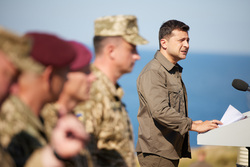 Зеленский ищет поддержку для ускоренного вступления Украины в НАТО