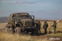 Российский солдат спас сослуживцев, отогнав горящий грузовой «Урал»
