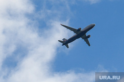 Самолет, летевший в Новый Уренгой, отправили в аэропорт Нижневартовска