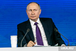 Пермячка продает деревянную статуэтку с лицом Путина. Скрин