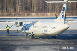 Самолет Utair вернулся в аэропорт вылета из-за неисправности