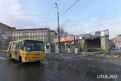 В Донецке из-за снаряда ВСУ, попавшего в автобус, погибли 7 человек. Видео