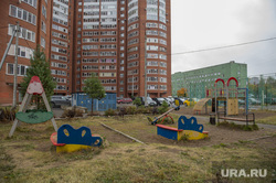 В Петербурге дети пострадали из-за обрушения конструкции на игровой площадке