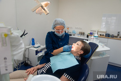 Свердловским стоматологам готовы платить больше полумиллиона рублей в месяц