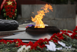 Подростки в Чебаркуле использовали Вечный огонь для жарки. Фото