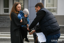 Родители Миши Бахтина со СМА, устроившие пикет на Красной Площади, просят о помощи Бастрыкина. Видео