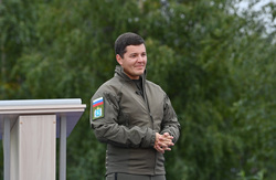 Глава Росгвардии в ЯНАО представил Артюхову командира нового ОМОН. Фото