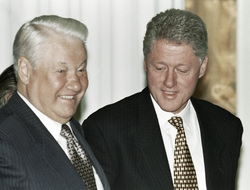 Стало известно о предложении Ельцина включить Россию в НАТО